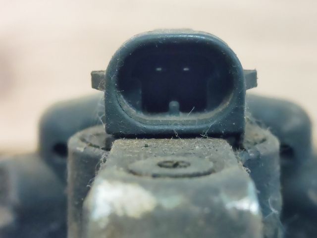 bontott OPEL CORSA B Központi Injektor