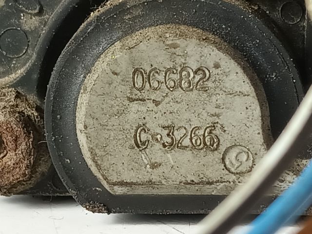 bontott OPEL CORSA B Központi Injektor