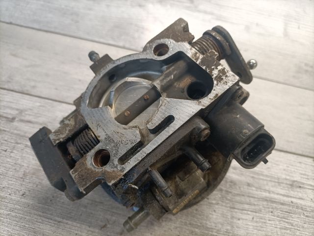 bontott OPEL CORSA B Központi Injektor