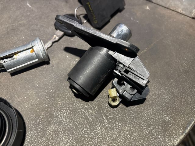 bontott OPEL CORSA B Motorvezérlő