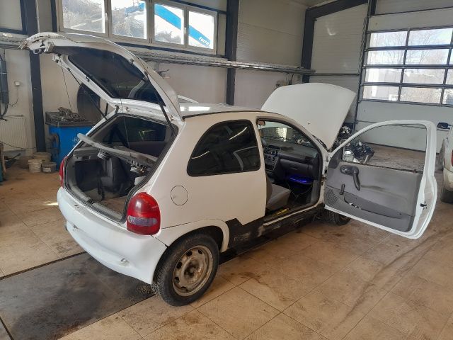 bontott OPEL CORSA B Nívópálca