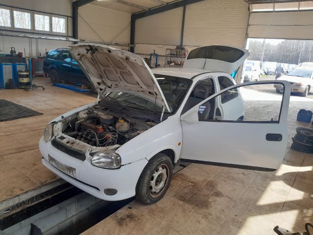 bontott OPEL CORSA B Nívópálca