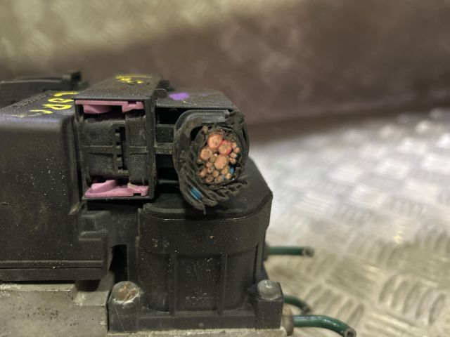 bontott OPEL CORSA B ABS Kocka