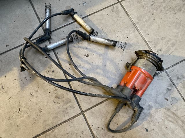 bontott OPEL CORSA B Gyújtáselosztó