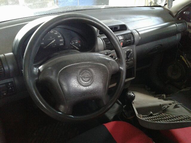 bontott OPEL CORSA B Jobb első Kerékagy