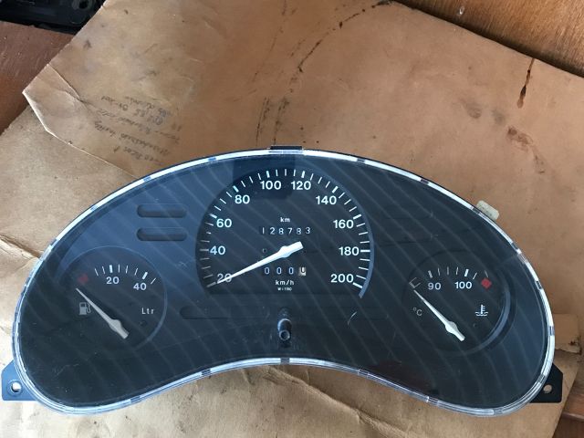 bontott OPEL CORSA B Kilométeróra