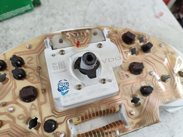 bontott OPEL CORSA B Kilométeróra