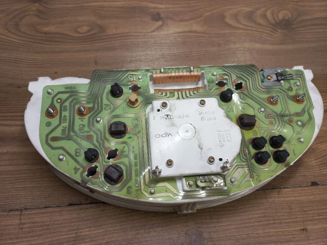 bontott OPEL CORSA B Kilométeróra