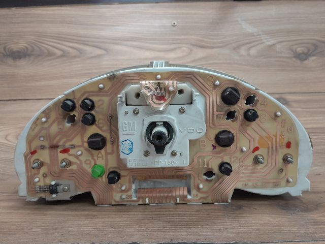 bontott OPEL CORSA B Kilométeróra