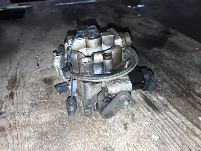 bontott OPEL CORSA B Központi Injektor