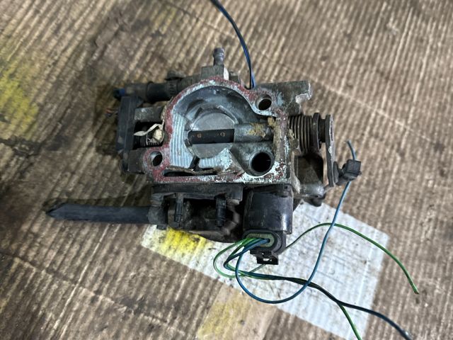 bontott OPEL CORSA B Központi Injektor