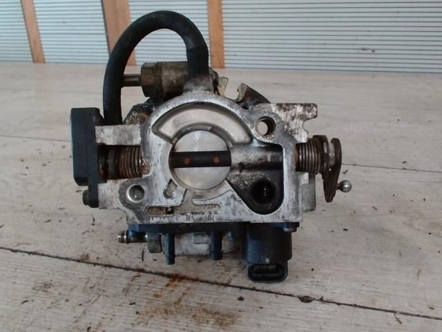 bontott OPEL CORSA B Központi Injektor