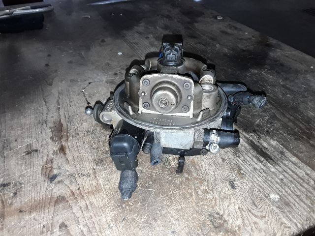 bontott OPEL CORSA B Központi Injektor