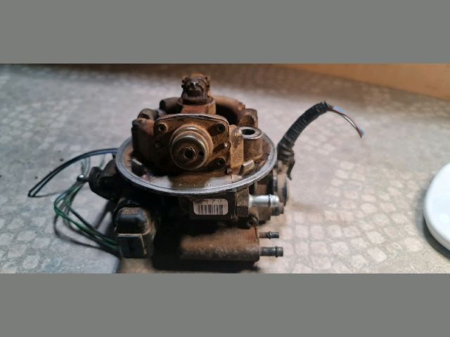 bontott OPEL CORSA B Központi Injektor