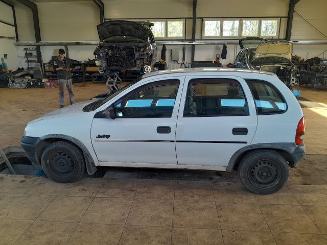 bontott OPEL CORSA B Tank