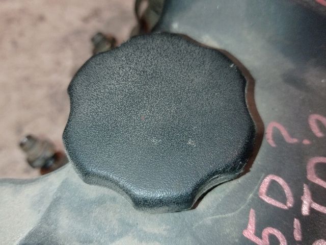 bontott OPEL CORSA B Olajbeöntő Sapka