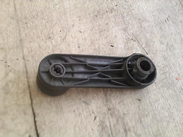 bontott OPEL CORSA B Ablaktekerő Kar (Pozíciófüggetlen)