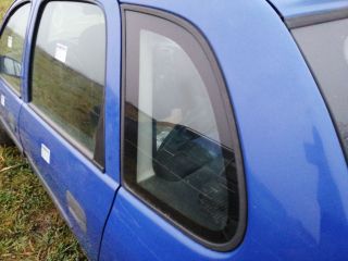 bontott OPEL CORSA B Bal C Oszlop Oldalablak Üveg