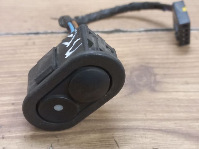 bontott OPEL CORSA B Bal első Ablakemelő Kapcsoló