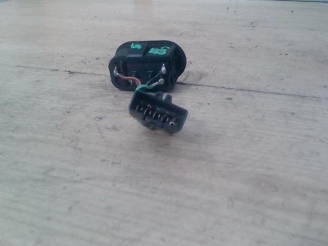 bontott OPEL CORSA B Bal első Ablakemelő Kapcsoló