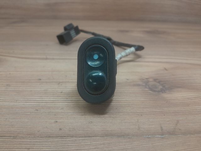 bontott OPEL CORSA B Bal első Ablakemelő Kapcsoló