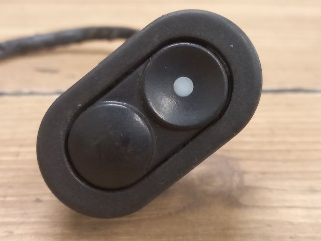 bontott OPEL CORSA B Bal első Ablakemelő Kapcsoló