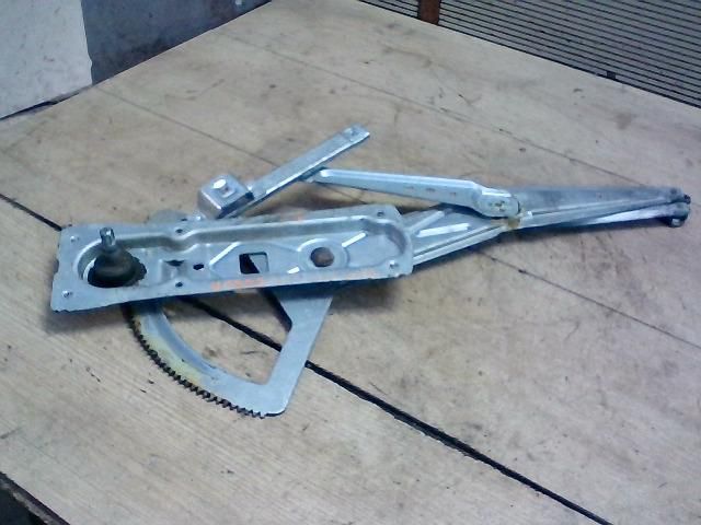 bontott OPEL CORSA B Bal első Ablakemelő Szerkezet (Mechanikus)
