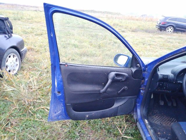bontott OPEL CORSA B Bal első Ajtó (Részeivel)