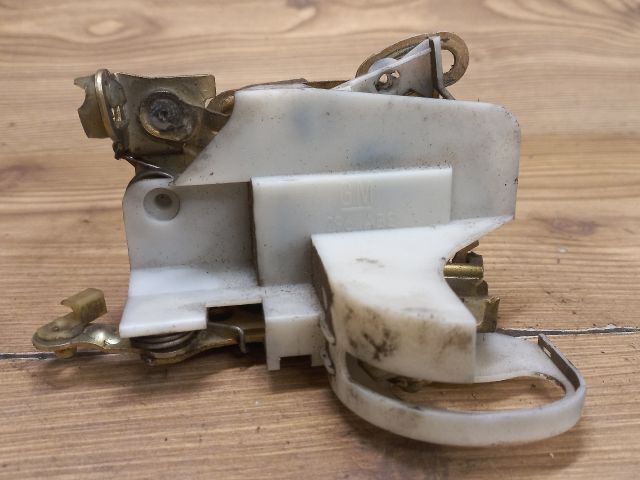 bontott OPEL CORSA B Bal első Ajtózár