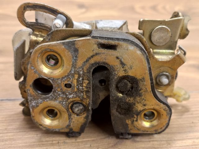 bontott OPEL CORSA B Bal első Ajtózár