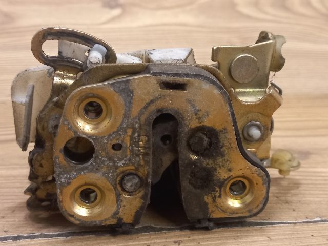 bontott OPEL CORSA B Bal első Ajtózár