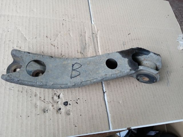 bontott OPEL CORSA B Bal első Alsó Lengőkar