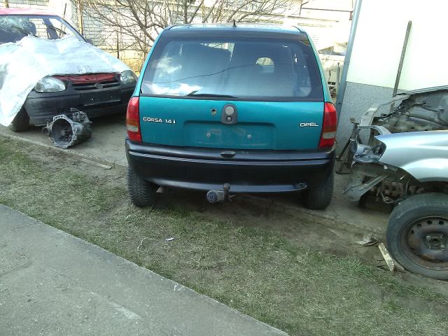 bontott OPEL CORSA B Bal hátsó Ablak