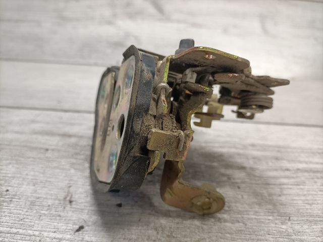 bontott OPEL CORSA B Bal hátsó Ajtózár