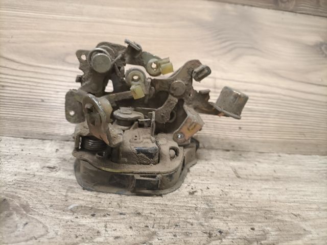 bontott OPEL CORSA B Bal hátsó Ajtózár