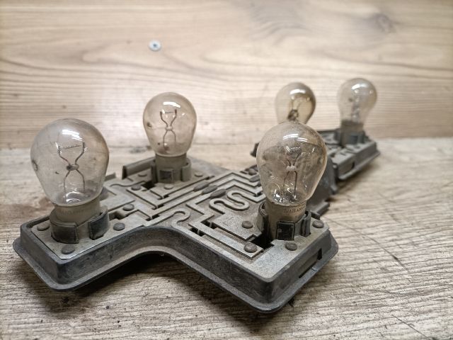 bontott OPEL CORSA B Bal Hátsó Lámpa Foglalat