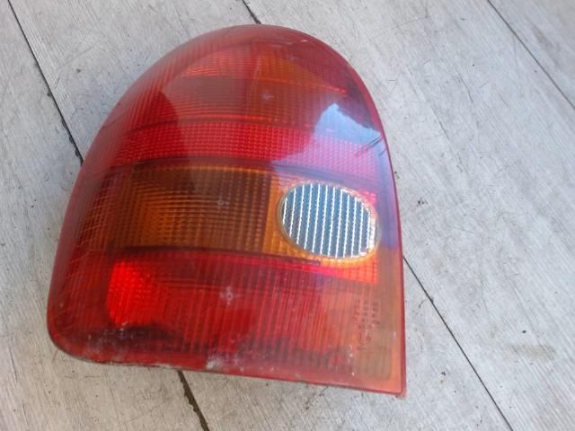 bontott OPEL CORSA B Bal Hátsó Lámpa