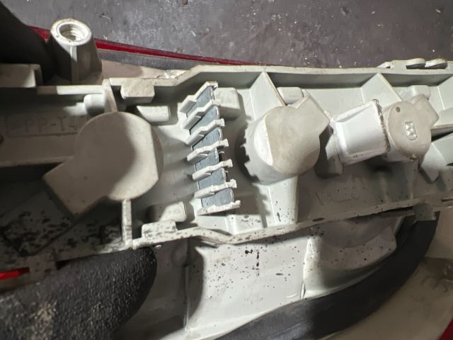 bontott OPEL CORSA B Bal Hátsó Lámpa