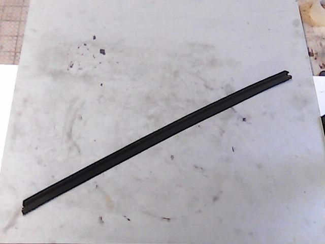 bontott OPEL CORSA B Bal hátsó Vízlehúzó Gumicsík