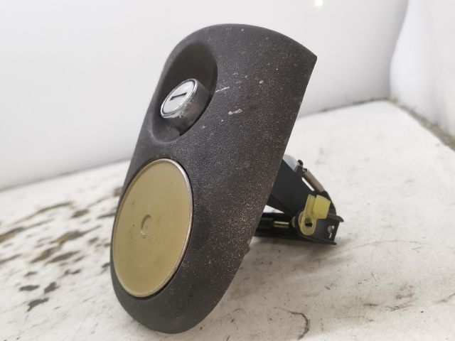 bontott OPEL CORSA B Csomagtér Nyitó Kar / Gomb