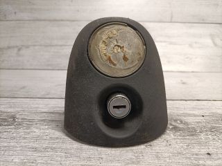 bontott OPEL CORSA B Csomagtér Nyitó Kar / Gomb