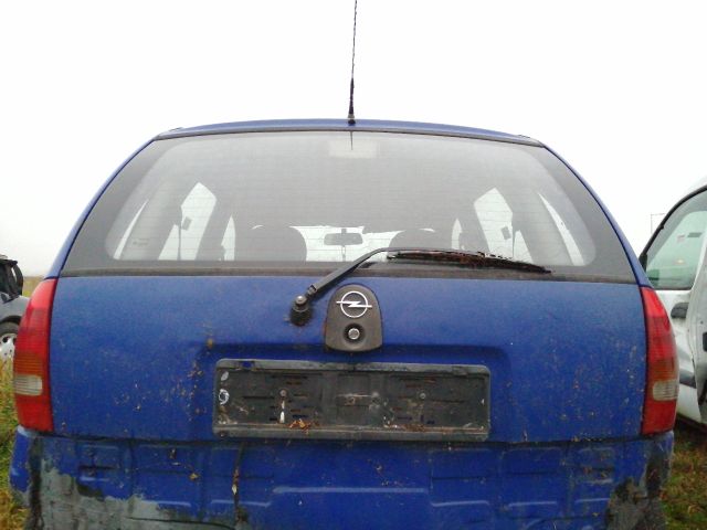 bontott OPEL CORSA B Csomagtérajtó (Részeivel)