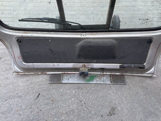 bontott OPEL CORSA B Csomagtérajtó (Részeivel)