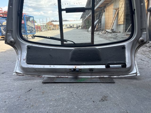 bontott OPEL CORSA B Csomagtérajtó (Részeivel)