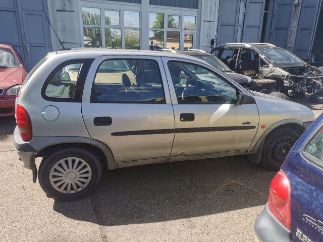 bontott OPEL CORSA B Csomagtérajtó (Részeivel)