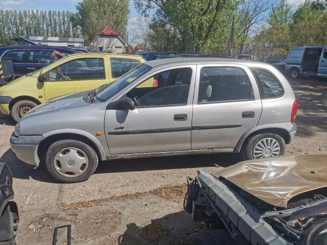 bontott OPEL CORSA B Csomagtérajtó (Részeivel)