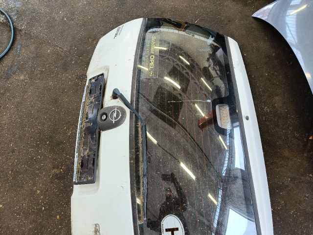 bontott OPEL CORSA B Csomagtérajtó (Részeivel)