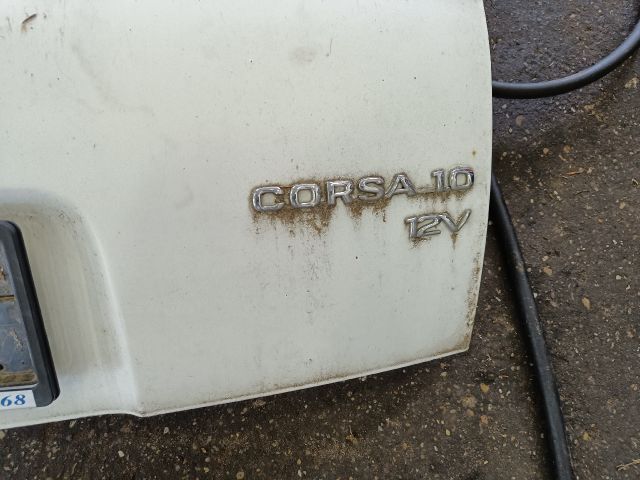 bontott OPEL CORSA B Csomagtérajtó (Részeivel)