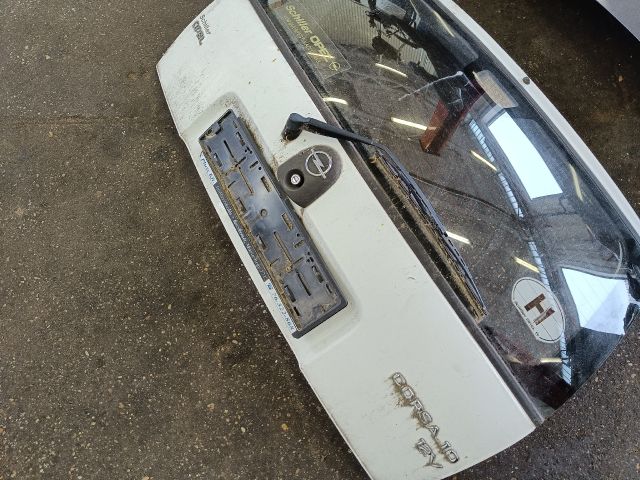 bontott OPEL CORSA B Csomagtérajtó (Részeivel)