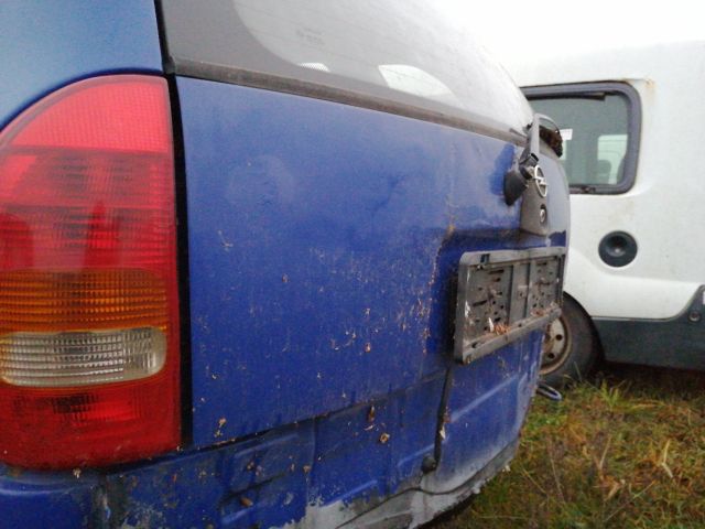 bontott OPEL CORSA B Csomagtérajtó (Részeivel)